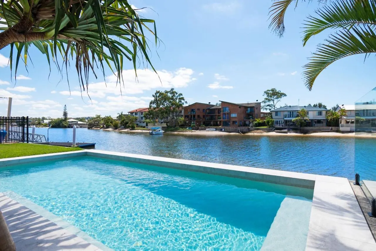 Coorumbong 28 Six Bedroom Beach Home On Mooloolaba Canal With Pool Ac Free Wifi Holiday home