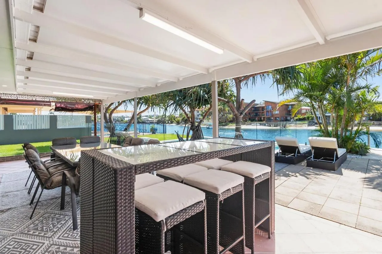 Holiday home Coorumbong 28 Six Bedroom Beach Home On Mooloolaba Canal With Pool Ac Free Wifi